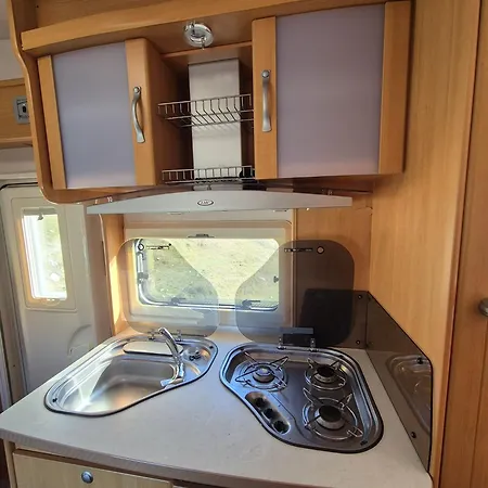 Your Camper Albania * 地拉那