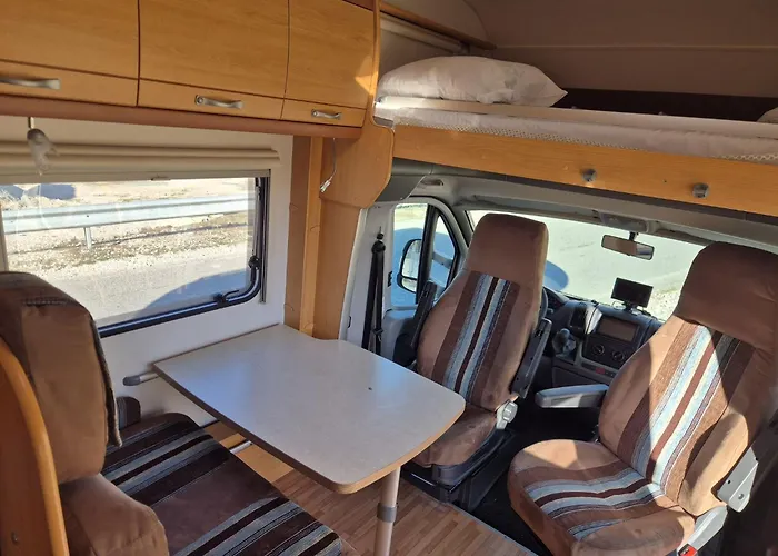 Your Camper Albania مكان تخييم *